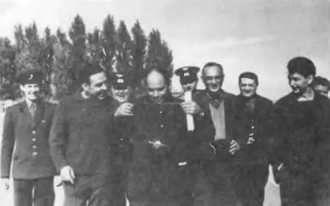 Первая команда журналистов на Байконуре Октябрь 1964 г А П Романов - фото 159