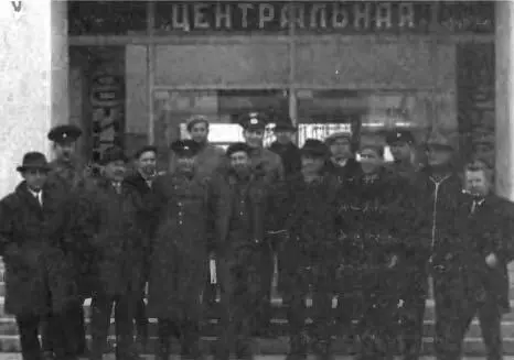 Журналисты центральных газет аккредитованные на Байконуре С К Борзенко - фото 162
