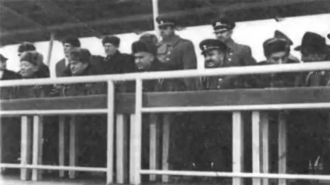 Руководители стран Варшавского Договора на полигоне Октябрь 1966 г Я Кадар - фото 182