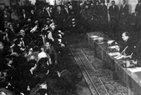 Ноябрь 1988 г Прессконференция Президента Франции Франсуа Миттерана перед - фото 201