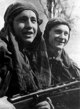 Разведчики 54й армии Волховского фронта комсомольцы И Семенов и В Захаров - фото 36