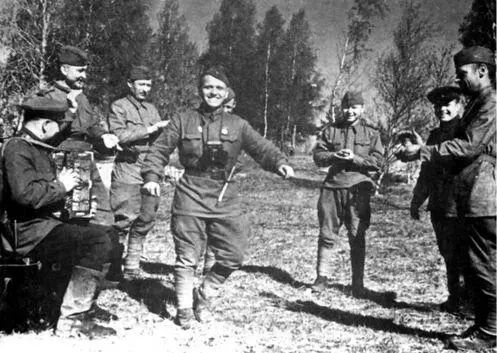 В часы досуга Кровопролитным был бой за станцию Сорокино Она несколько раз - фото 69
