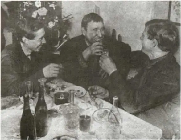 Хорошо сидим 1931 г Медведи на Страстном бульваре Двор - фото 6