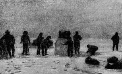 Через каждые пять километров Георги и его товарищи строили снежные столбы - фото 13
