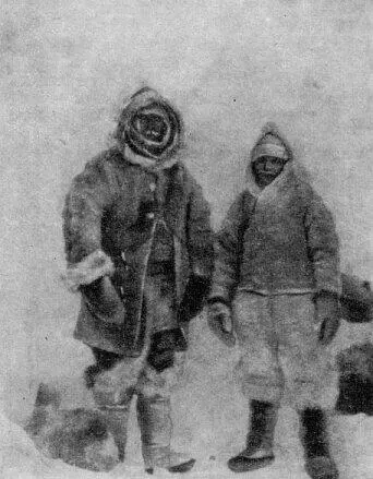 Вегенер и Расмус перед уходом с Айсмитте 1 ноября 1930 года Все обдумав - фото 15