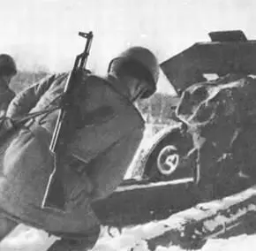 762 мм автомат Калашникова АКМ индивидуальное оружие артиллеристов 1961 г - фото 224