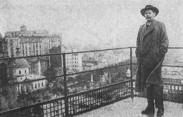 A M Горький на крыше дома газеты Известия Москва 1928 год А М Горький - фото 21