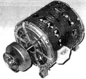 Рис 126 Мотор со шкивомвариатором А на рис 127 шкив представлен в - фото 153