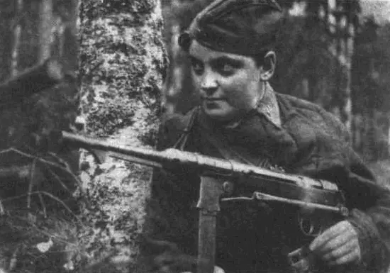 Потапова Ипполитова Вера Сергеевна на Ораниенбаумском плацдарме 1942 год - фото 2
