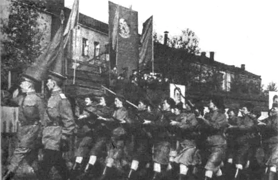 Личный состав 9го воздухоплавательного полка В июне 1943 года все московские - фото 11