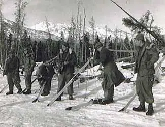 Несколько фотографий из коллекции американского десантника сержанта - фото 101
