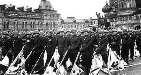 Фотографии Парада Победы на Красной площади 24 июня 1945 г Обратите внимание - фото 146