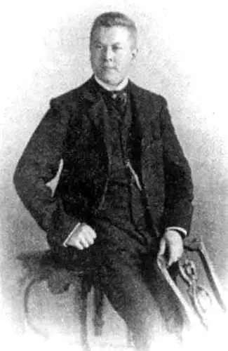 и отец Альфред Рифеншталь 1902 г год моего рождения С моим братом - фото 6