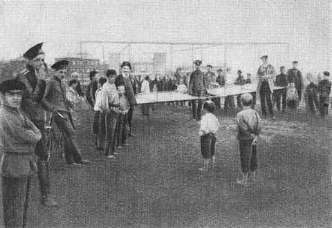 П Н Нестеров со своим планером в Нижнем Новгороде 1911 год Один из взлетов - фото 19