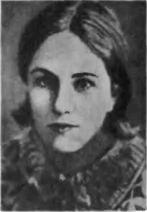 Петрачкова Надежда Кезикова Нина Слева направо А И Гусев автор М К - фото 26