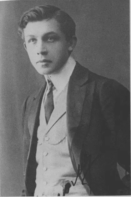 Юрий Иванович Юркун1910е Фото из следственного дела Л И Каннегисера - фото 27