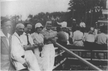 На стрельбах 3 й слева H H Зарудин5й слева Б А Губер1930е Борис - фото 63
