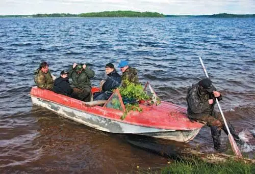 Вот он главный местный транспорт и главная здешняя ценность лодка с мотором - фото 39