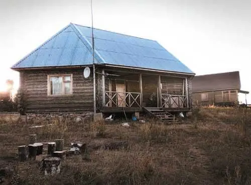 Шестиугольный дом жилище личного конюха Путина Сзади виден дом поборников - фото 55