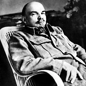 В августе 1893 года Ленин перебрался в Петербург где создал марксистский - фото 71