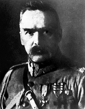После возвращения из ссылки в 1892 году Пилсудский возобновил подпольную - фото 72