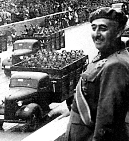 В 1920 году Франко назначили заместителем командира только что сформированного - фото 80