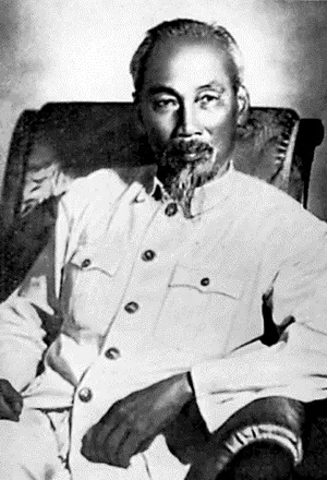 В 19251927 годах Нгуен работал переводчиком в советском консульстве в Кантоне - фото 87