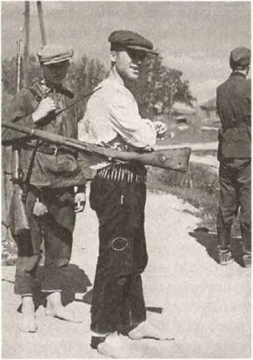На данной фотографии 1941 года из немецкого военного журнала Сигнал под - фото 36