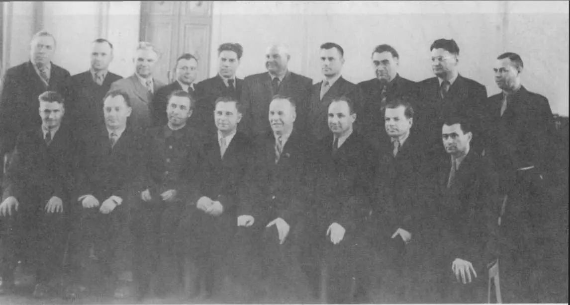 Д С Полянский в Краснодарском аэропорту 1958 г Д С Полянский на - фото 17
