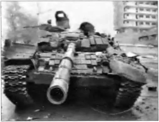 Танк Т72Б 439 танкового батальона 276го МСП подбитый 1 января у - фото 10