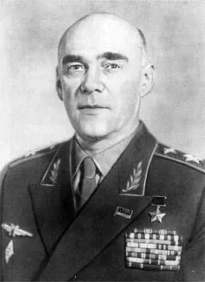 Маршал авиации В А Судец В М Шугаев командир 47й стрелковой дивизии - фото 44