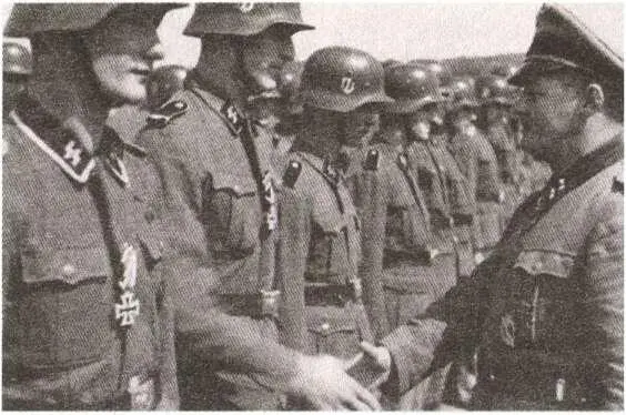 Награждение солдат дивизии Викинг Советский Союз 1942 год Солдаты дивизии - фото 28