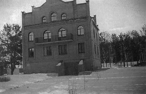 Таежный замок загородный дом Быкова под Назаровом Угол гостиной в - фото 10
