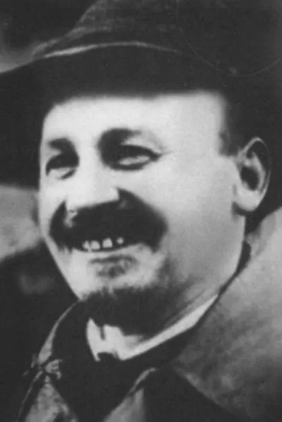 Николай Бухарин В кабинете Горького на его вилле в Сорренто генетик Николай - фото 26