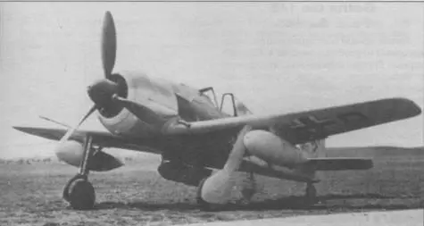 Штурмовик FW I90G2 FW 190G3 на полевом аэродроме август 1943 г FW 190 - фото 101