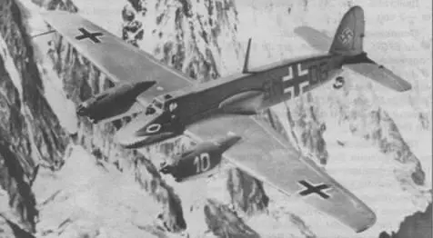 Самолеты модификации Hs 129А0 с моторами Аргус использовались только как - фото 128
