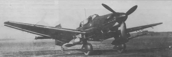 Самолетистребитель танков Ju 87GI на аэродроме Противотанковые Ju 87G1 - фото 133