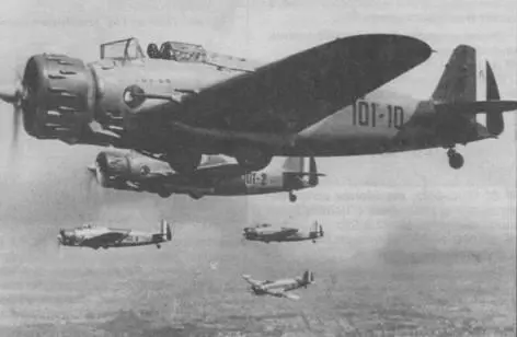 Штурмовики Ва65 в тренировочном полете над Италией 1939 г Bu65bisL - фото 143