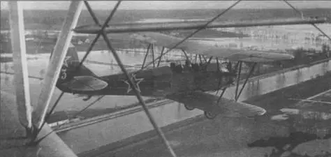 У2 ВС в полете 1945 г Огневые мешки применяли под Москвой в конце 1941 г - фото 172