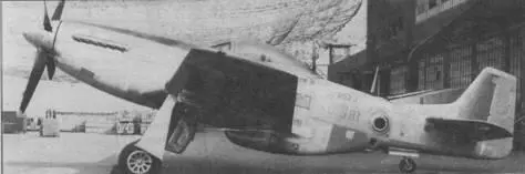 F6D стоит под маскировочной сетью Хорошо видно расположение фотоаппаратов в - фото 212