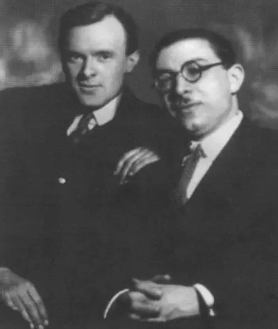 И Л Сельвинский и К Л Зелинский справа налево 1920е гг Н С - фото 57