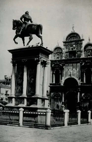 Памятник Бартоломео Коллеони и скуола ди Сан Марко Ансамбль площади дополняет - фото 75