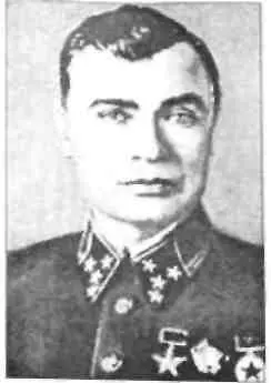 Кирпонос М П генералполковник Герой Советского Союза командующий войсками - фото 14