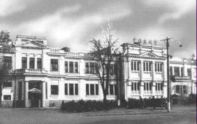 Харбин Железнодорожное собрание Построено в 19031906 гг Современный вид - фото 3