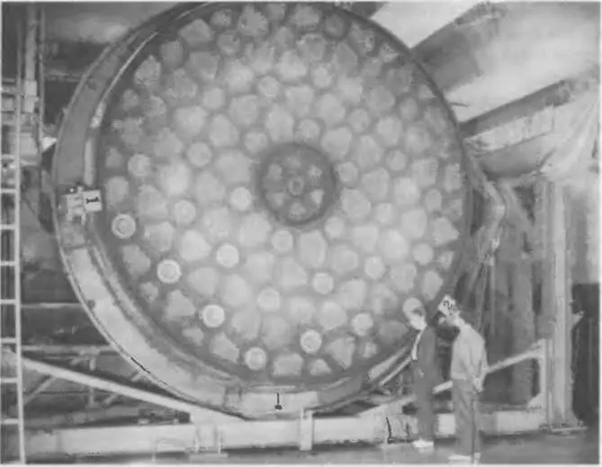 Рис 325 Зеркало 5метрового Паломарского рефлектора до алюминирования - фото 61
