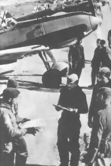 Командир 3J88 легиона Кондор оберлейтенант Вернер Мёльдерс в центре - фото 37