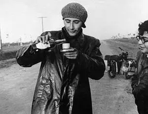 Гдето в конце 70х начале 80х годов я зашел домой к Гелию Земцову Между - фото 146