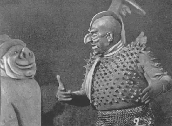 Сцена из спектакля Дракон В роли Дракона Л Колесов 1962 Голый - фото 20