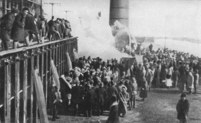 Открытие химзавода выдача первого кокса 2 марта 1924 г Общий вид левого - фото 26