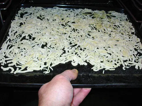 Покончив с лапшой займемся заготовками то есть нарезкой мяса и овощей как - фото 121